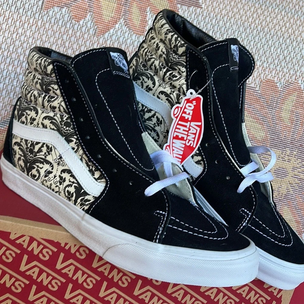 Vans Sk8-Hi
Skull Tapestry Black/Bone
VN0A7Q5N95X
Men’s sneakers - Picture 8 of 16
